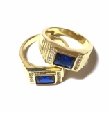 Anel Cravado com Pedra de Zircônia Azul 5g (Banho De Ouro 18k) Anel Cravado com Pedra de Zircônia Azul 5g (Banho De Ouro 18k)